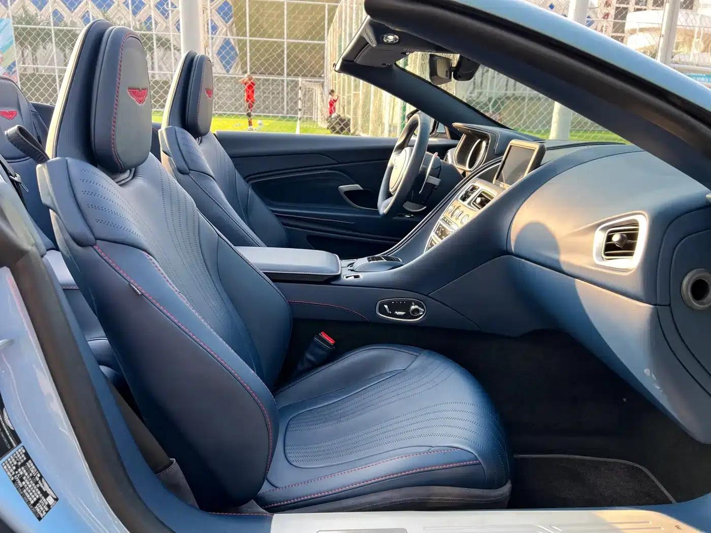 Aston Martin DB11 2019 4.0T V8 Volante — миниатюра 12