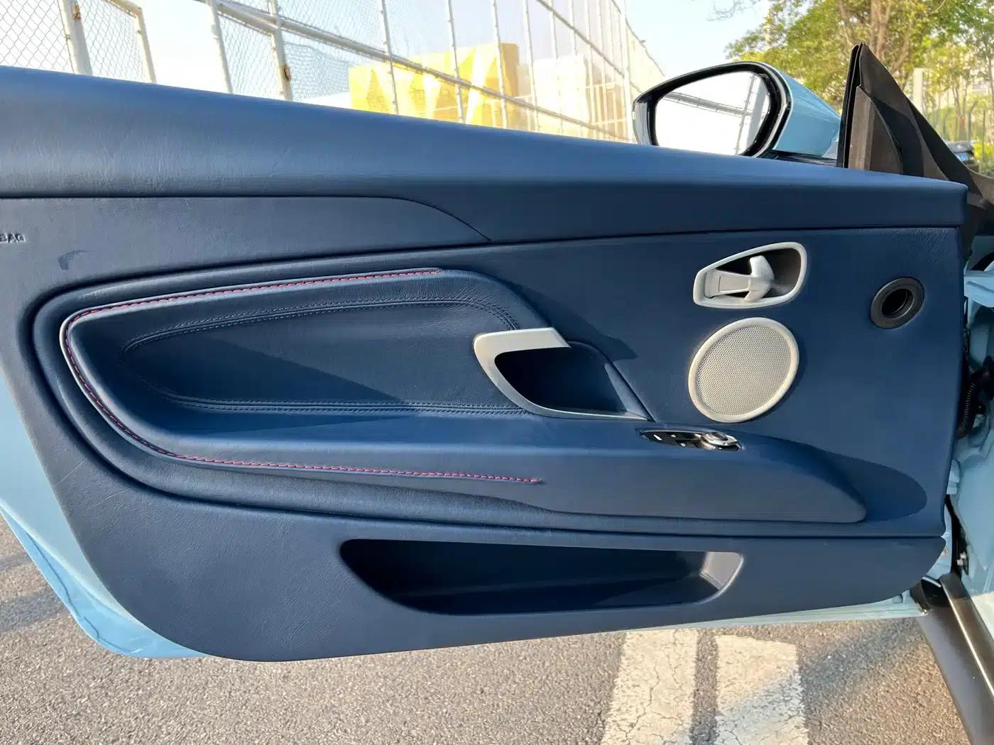 Aston Martin DB11 2019 4.0T V8 Volante — миниатюра 20