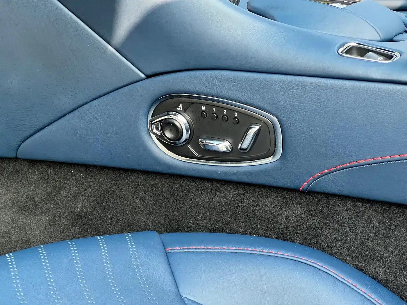 Aston Martin DB11 2019 4.0T V8 Volante — миниатюра 22