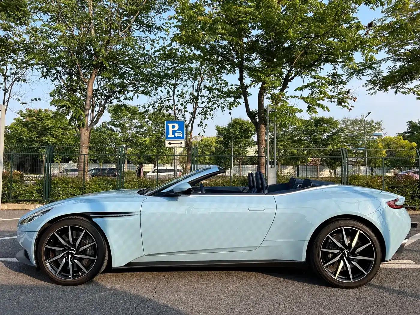 Aston Martin DB11 2019 4.0T V8 Volante — миниатюра 7