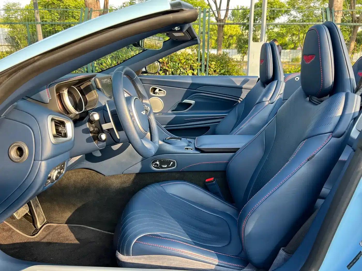 Aston Martin DB11 2019 4.0T V8 Volante — миниатюра 10