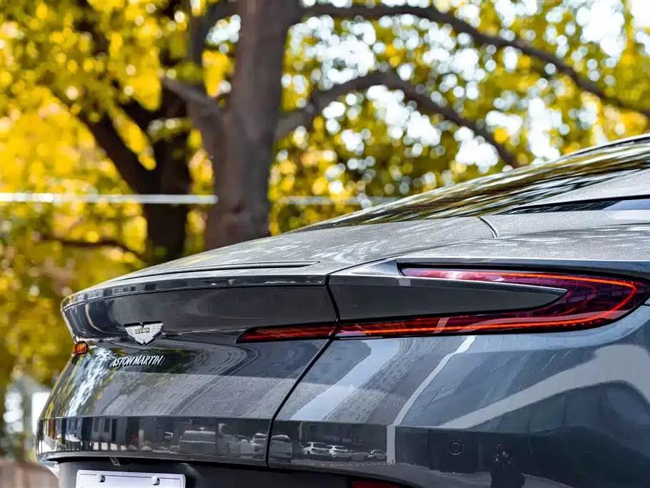 Aston Martin DB11 2020 4.0T V8 Coupe — миниатюра 14