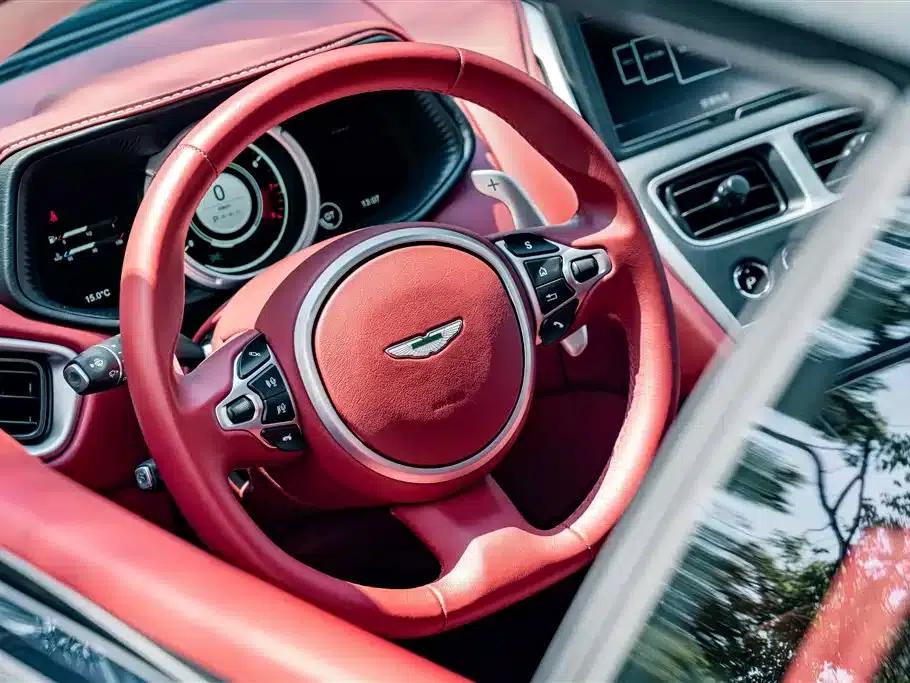 Aston Martin DB11 2020 4.0T V8 Coupe — миниатюра 17