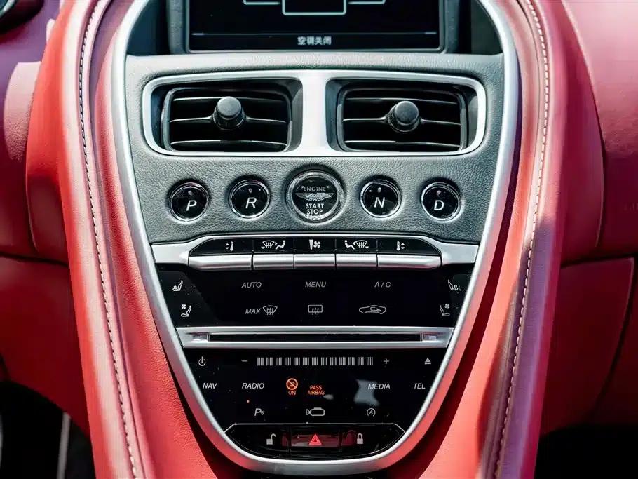 Aston Martin DB11 2020 4.0T V8 Coupe — миниатюра 21