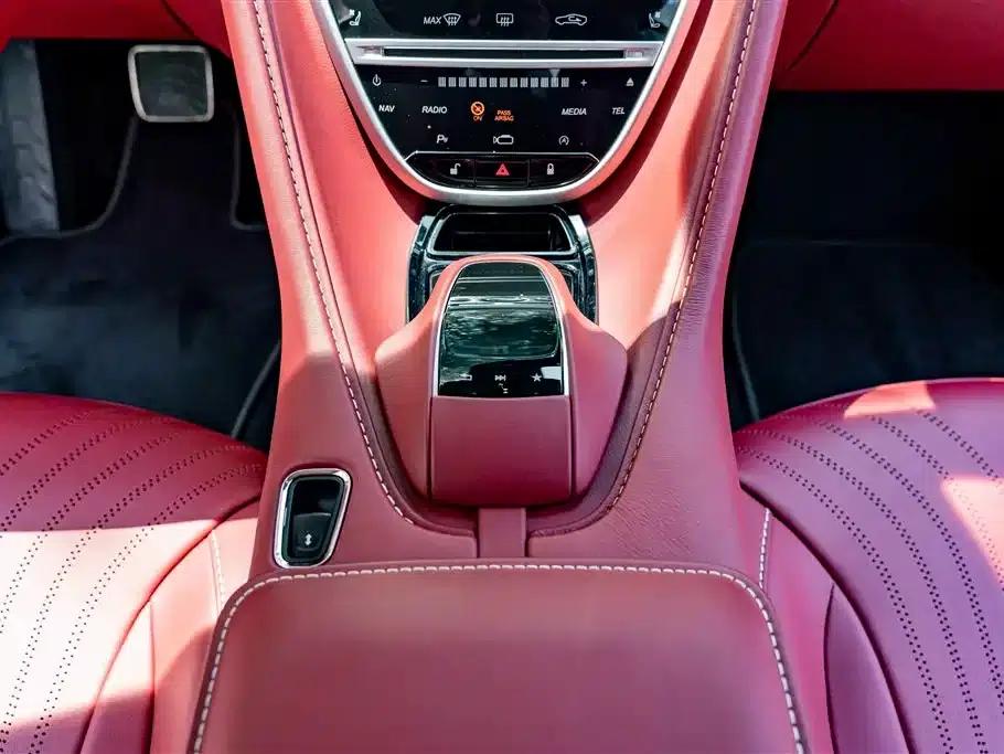 Aston Martin DB11 2020 4.0T V8 Coupe — миниатюра 22
