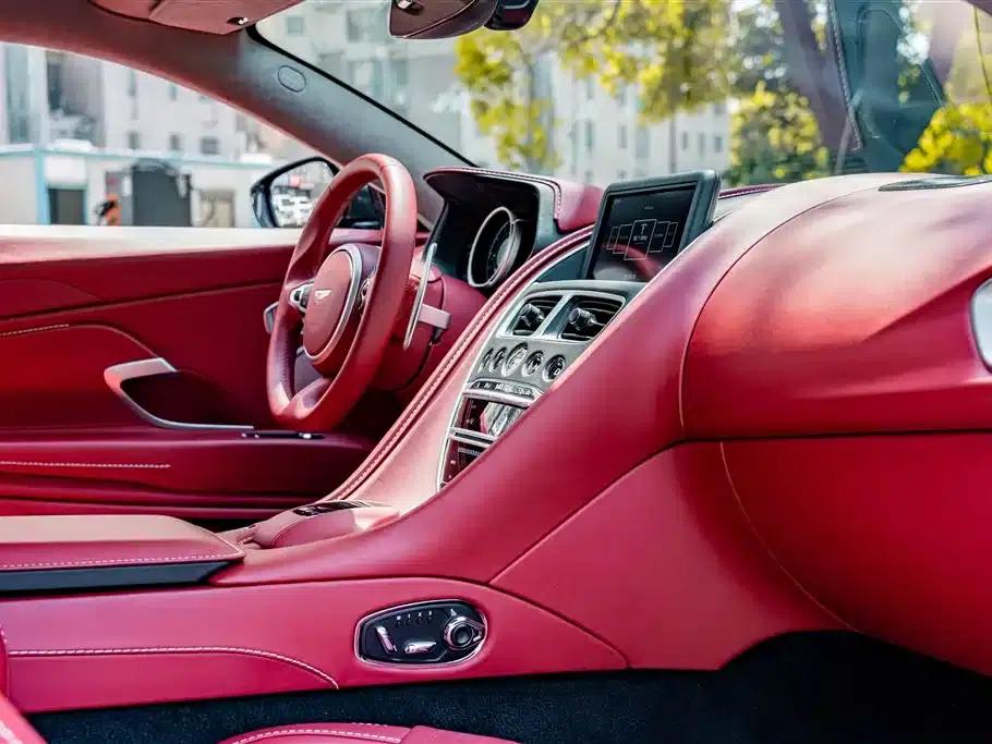 Aston Martin DB11 2020 4.0T V8 Coupe — миниатюра 27