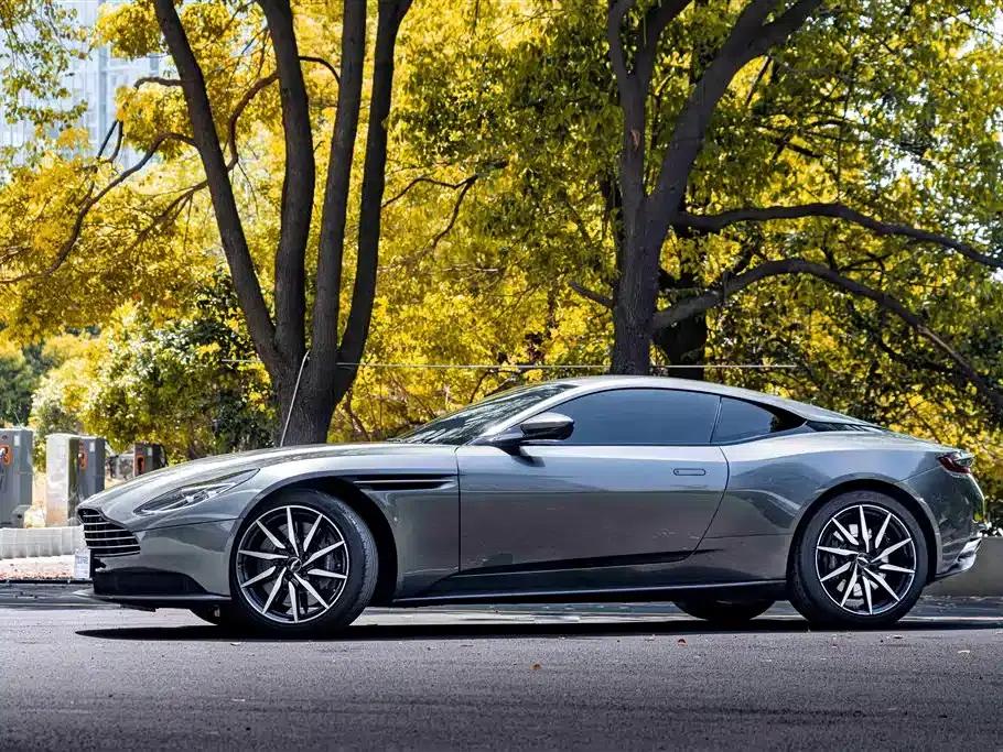 Aston Martin DB11 2020 4.0T V8 Coupe — миниатюра 7