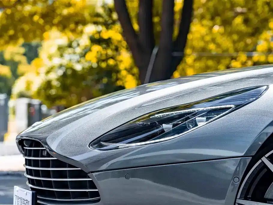 Aston Martin DB11 2020 4.0T V8 Coupe — миниатюра 9