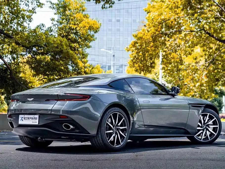 Aston Martin DB11 2020 4.0T V8 Coupe — миниатюра 10