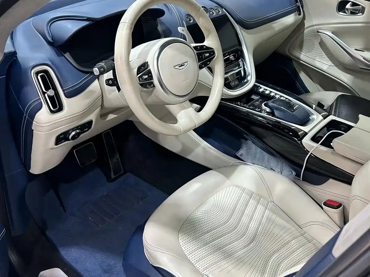 Aston Martin DBX 2020 4.0T V8 — миниатюра 3