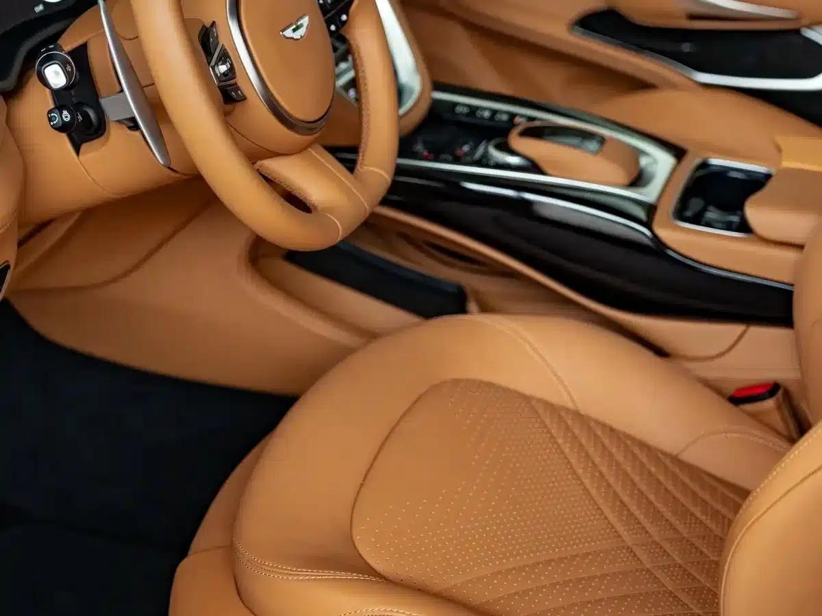 2024 Aston Martin DBX 4.0T V8 — миниатюра 3