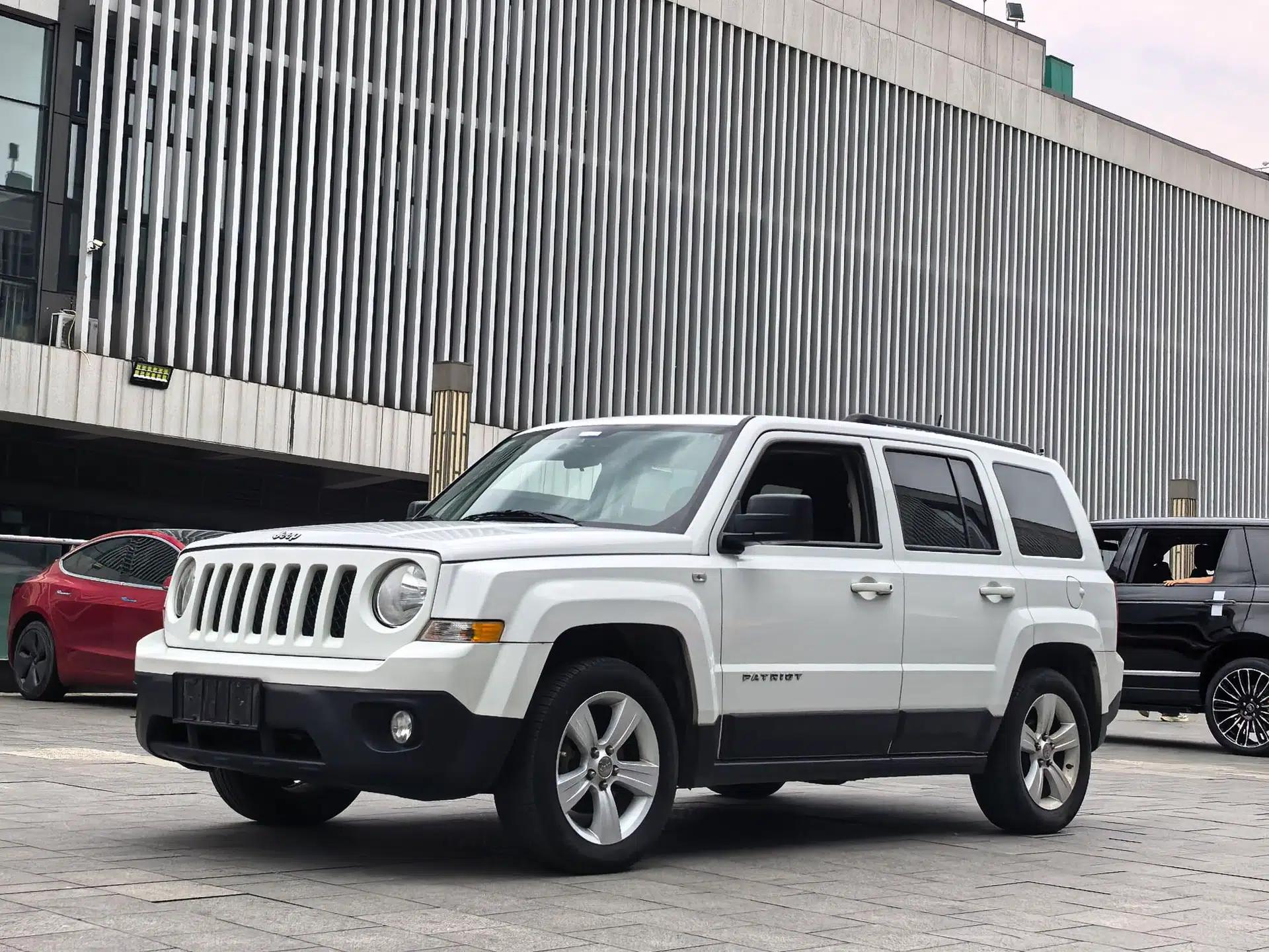 Jeep Patriot 2014 2.4L Sport Edition — миниатюра 1