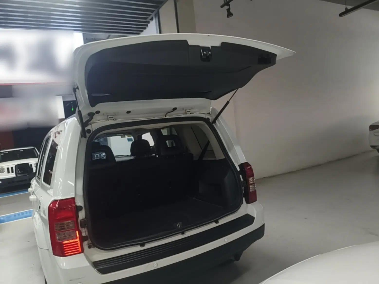 Jeep Patriot 2014 2.4L Sport Edition — миниатюра 19