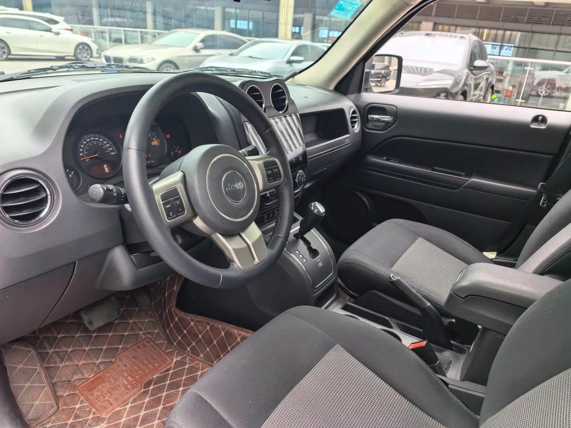 Jeep Patriot 2014 2.4L Sport Edition — миниатюра 20