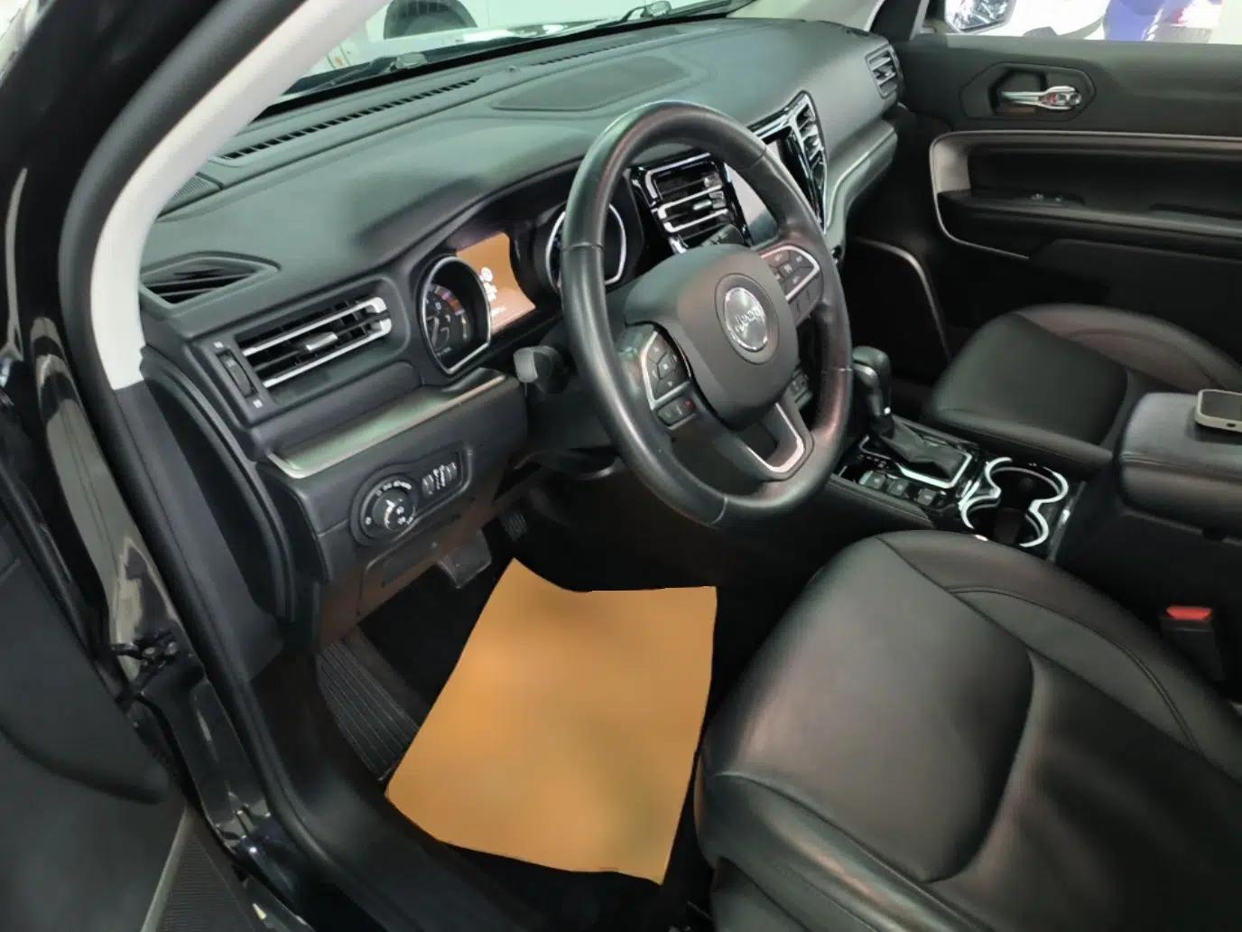 Jeep Commander 2018 2.0T Two-Wheel Drive Enjoyment Version China VI Emission Standard — миниатюра 19