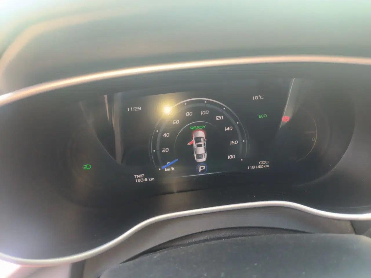 Geely Auto Emgrand New Energy 2018 EV450 Ambition Model — миниатюра 12