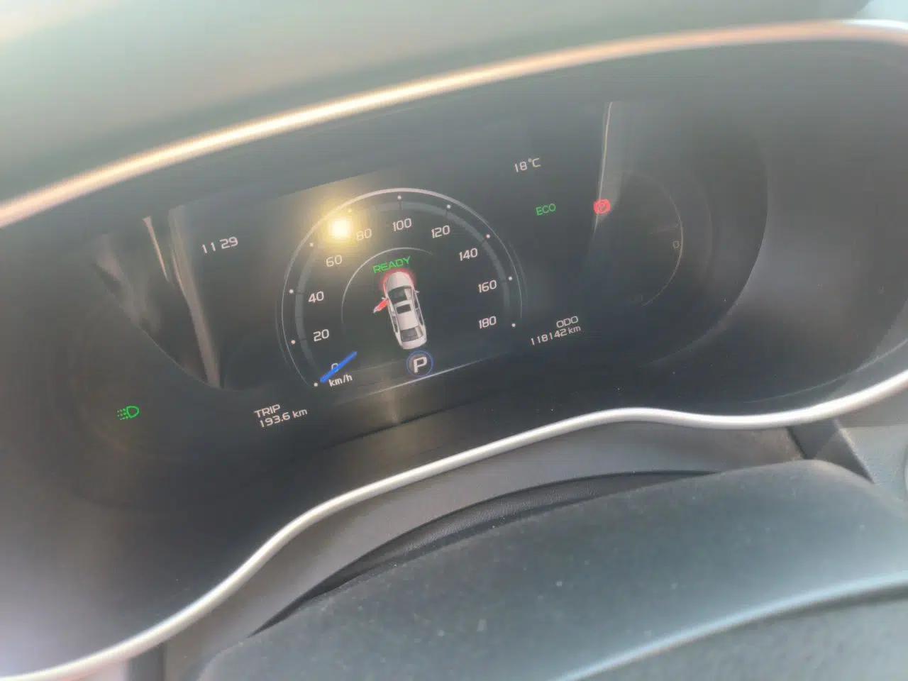 Geely Auto Emgrand New Energy 2018 EV450 Ambition Model — миниатюра 13