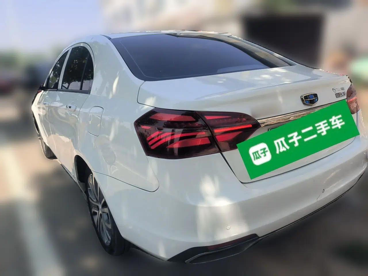 Geely Auto Emgrand New Energy 2018 EV450 Ambition Model — миниатюра 4