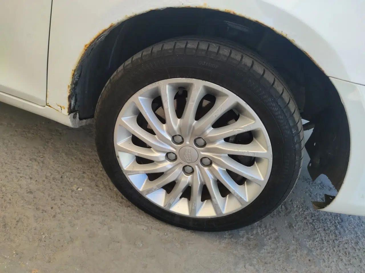 Geely Auto Emgrand New Energy 2016 EV Elite Model — миниатюра 8