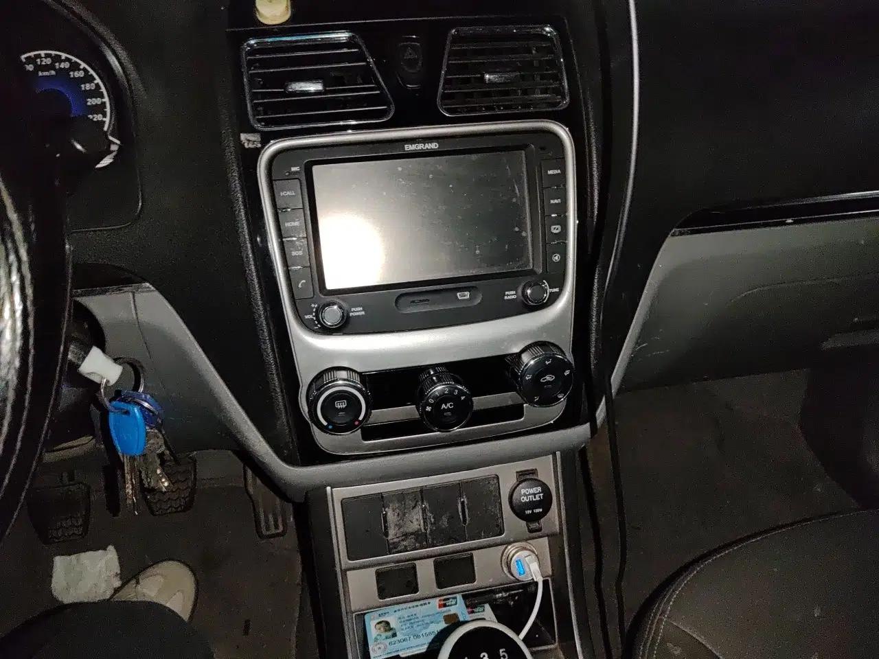 Geely Auto Classic Emgrand 2013 Sedan 1.5L Manual Entry-Level Model — миниатюра 14