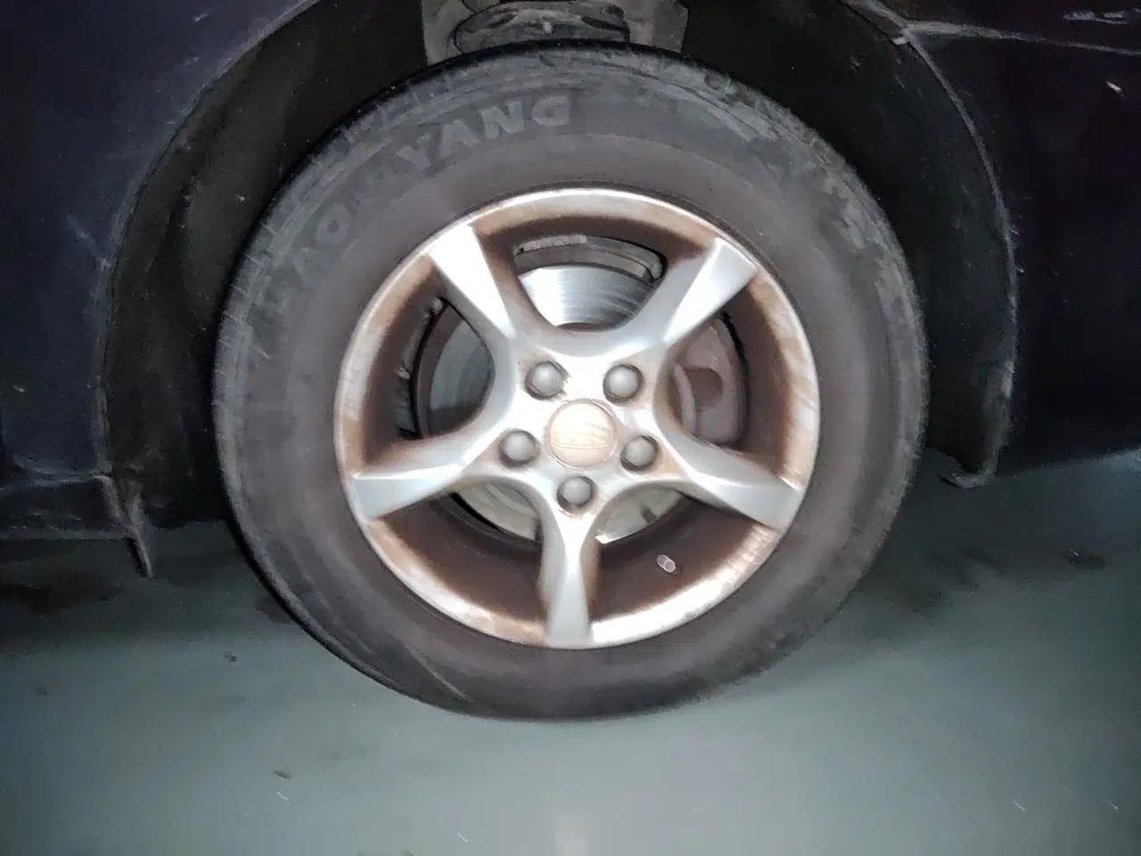 Geely Auto Classic Emgrand 2013 Sedan 1.5L Manual Entry-Level Model — миниатюра 8