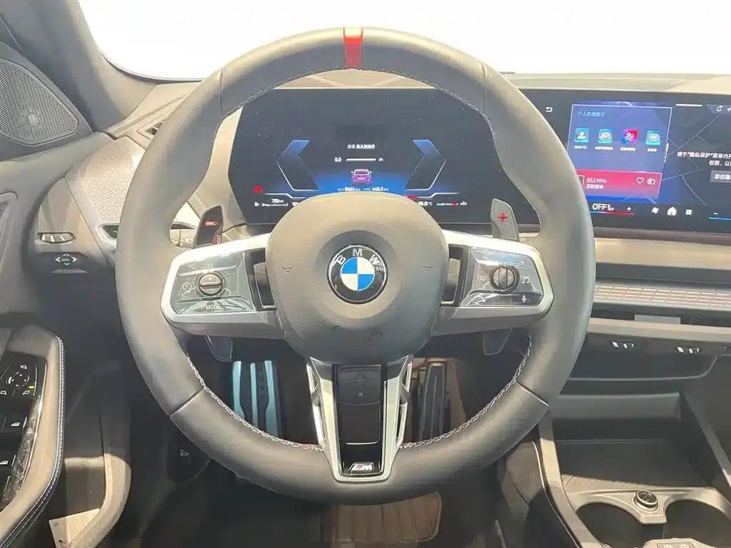 2025 BMW M235L — миниатюра 12