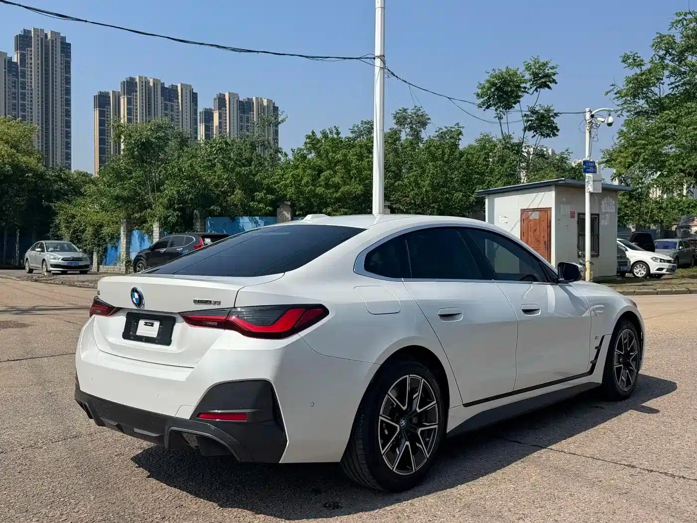 BMW i4 2023 eDrive35 — миниатюра 12
