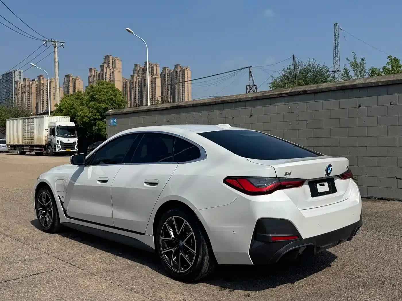 BMW i4 2023 eDrive35 — миниатюра 13