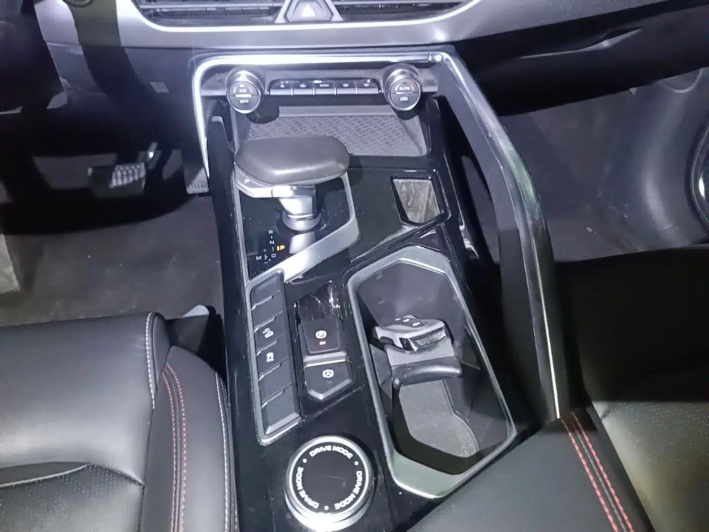 Geely Auto Monjaro S 2021 2.0TD DCT Two-Wheel Drive Lightning Edition — миниатюра 17