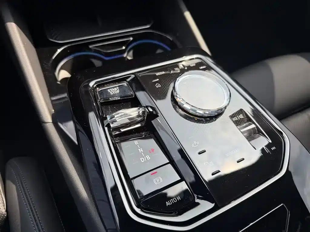2024 BMW i5 M60 xDrive M60 — миниатюра 15