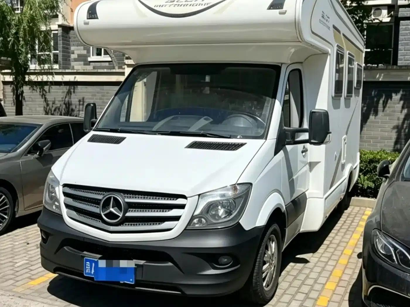2019 Sprinter Motorhome 3.5L Automatic — миниатюра 1
