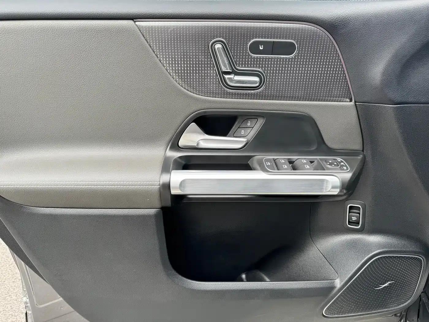Mercedes-Benz EQB 2023 Facelift EQB 350 4MATIC — миниатюра 4