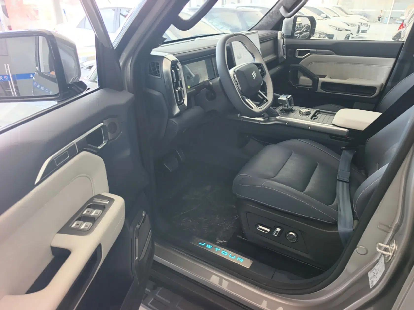 JETOUR Shanhai Traveler C-DM 2024 C-DM 208KM Mountain & Wilderness Edition — миниатюра 19