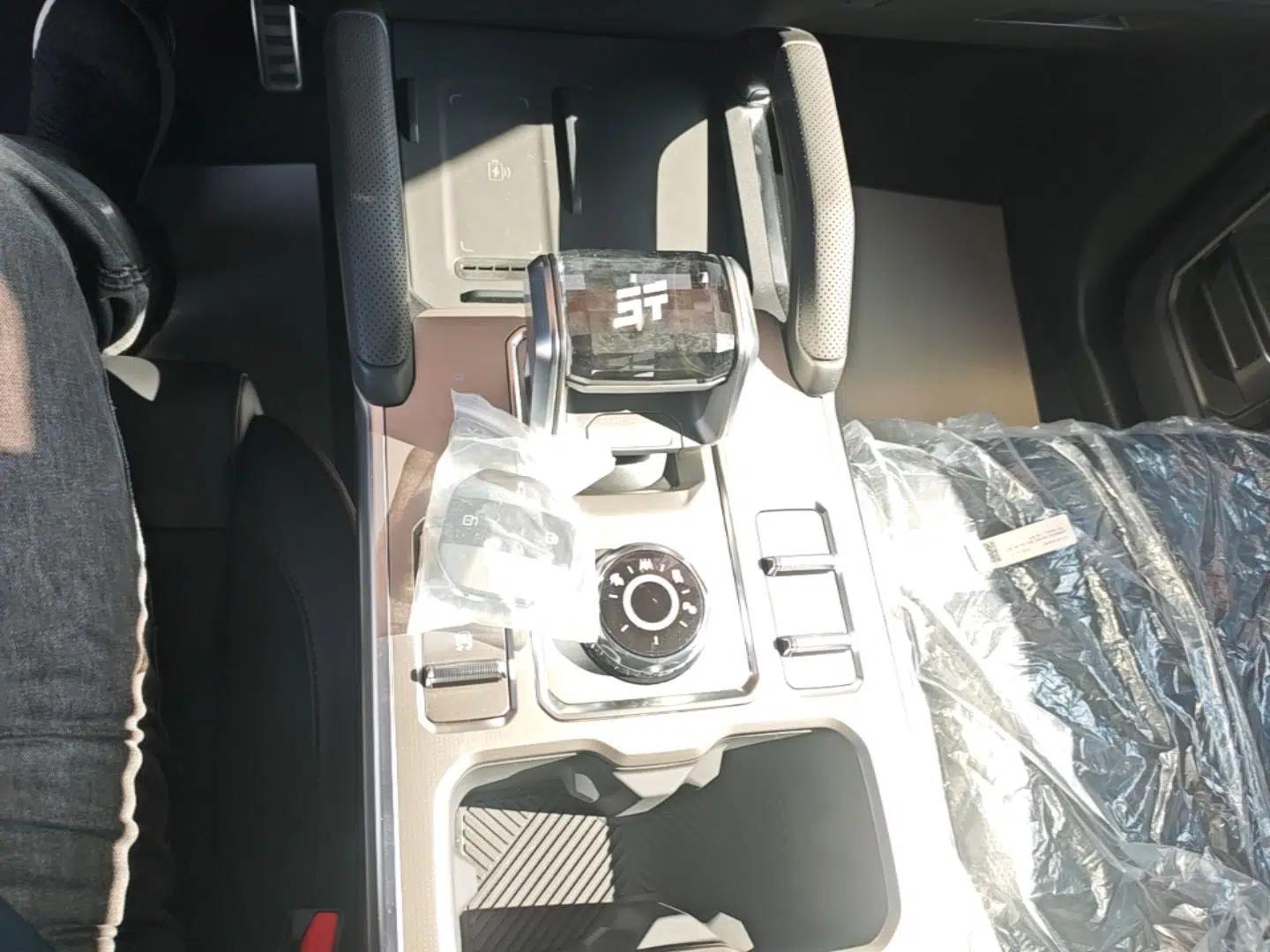 JETOUR Shanhai Traveler C-DM 2026 Model 212km Huawei Qiankun Intelligent Driving — миниатюра 17