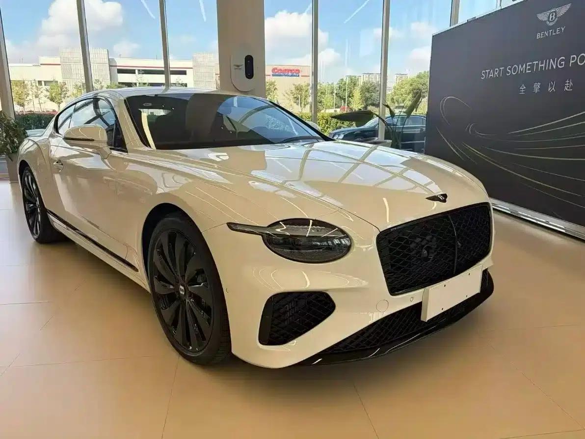 2026 Continental Plug-in Hybrid GT Base Model — миниатюра 1