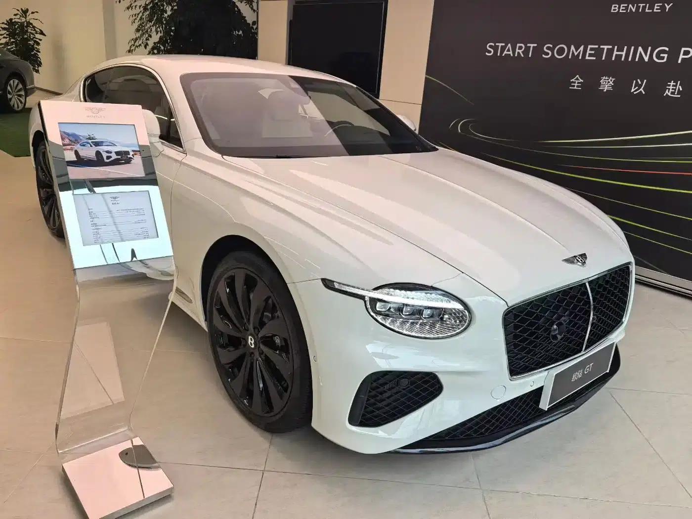 2026 Continental Plug-in Hybrid GT Base Model — миниатюра 12