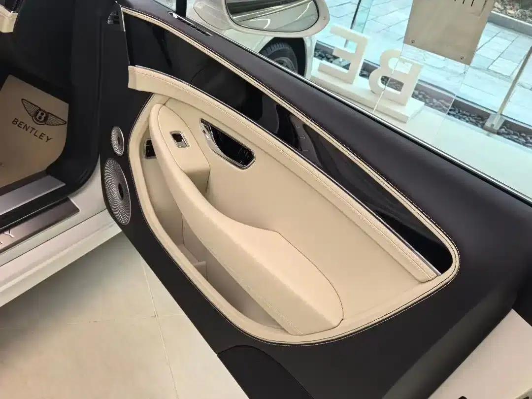 2026 Continental Plug-in Hybrid GT Base Model — миниатюра 3