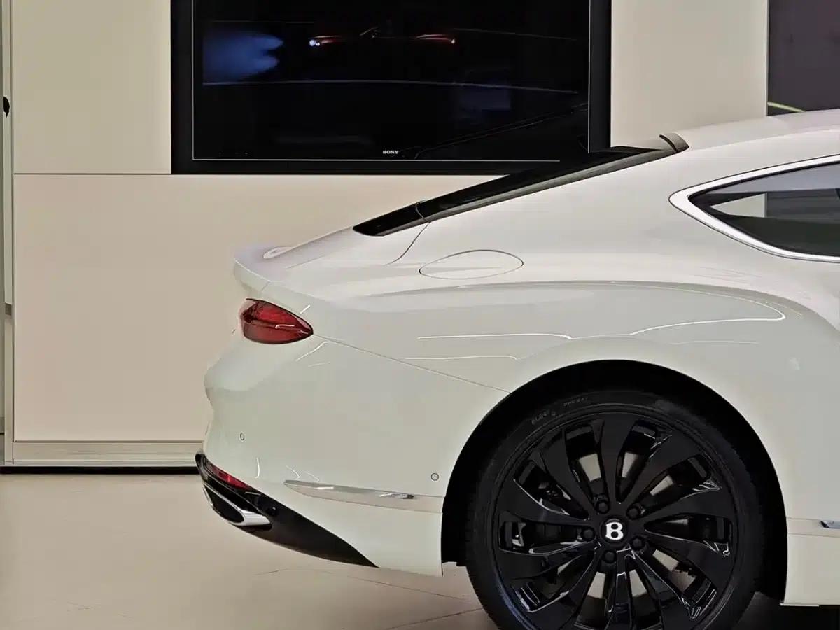 2026 Continental Plug-in Hybrid GT Base Model — миниатюра 9