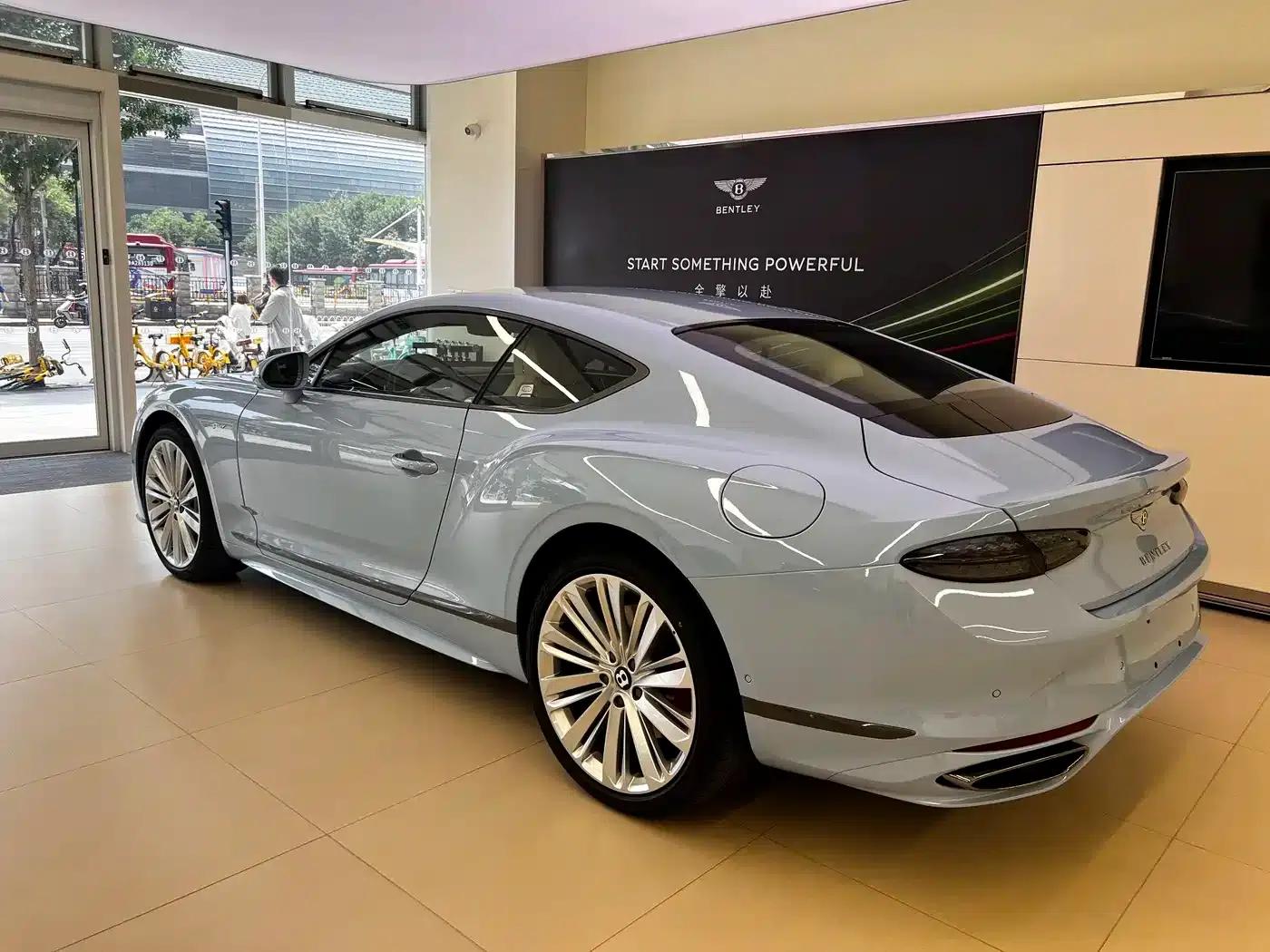 2025 Continental Plug-in Hybrid GT Ultimate Edition — миниатюра 2