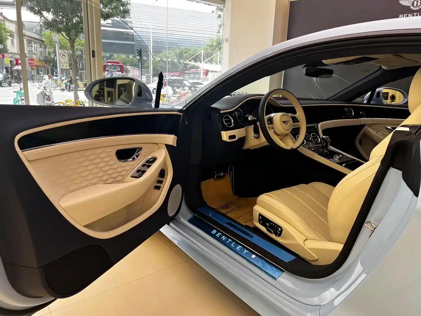 2025 Continental Plug-in Hybrid GT Ultimate Edition — миниатюра 3