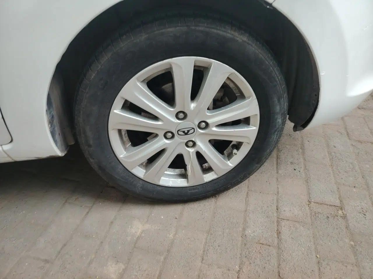 Cowin C3 2015 1.5L Manual Gold Diamond Edition — миниатюра 8