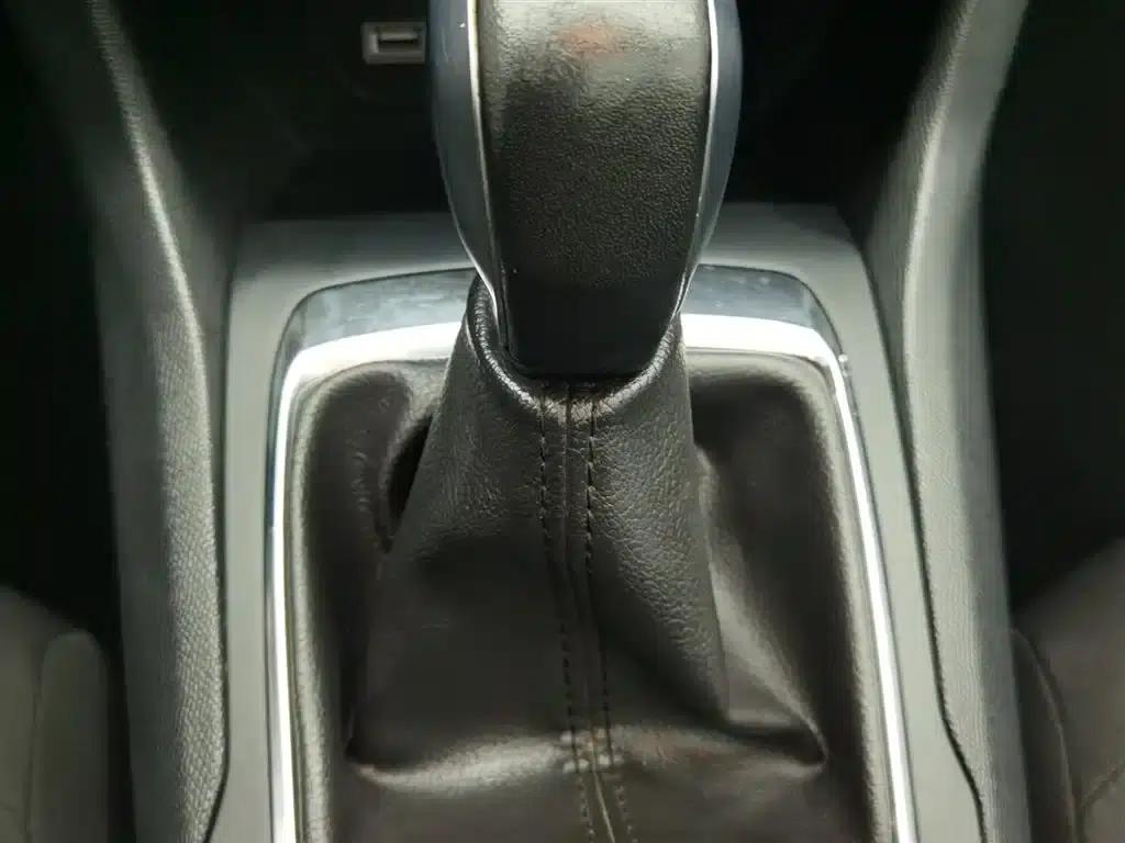 Peugeot 308S 2015 1.2T Automatic Sporty Edition — миниатюра 13