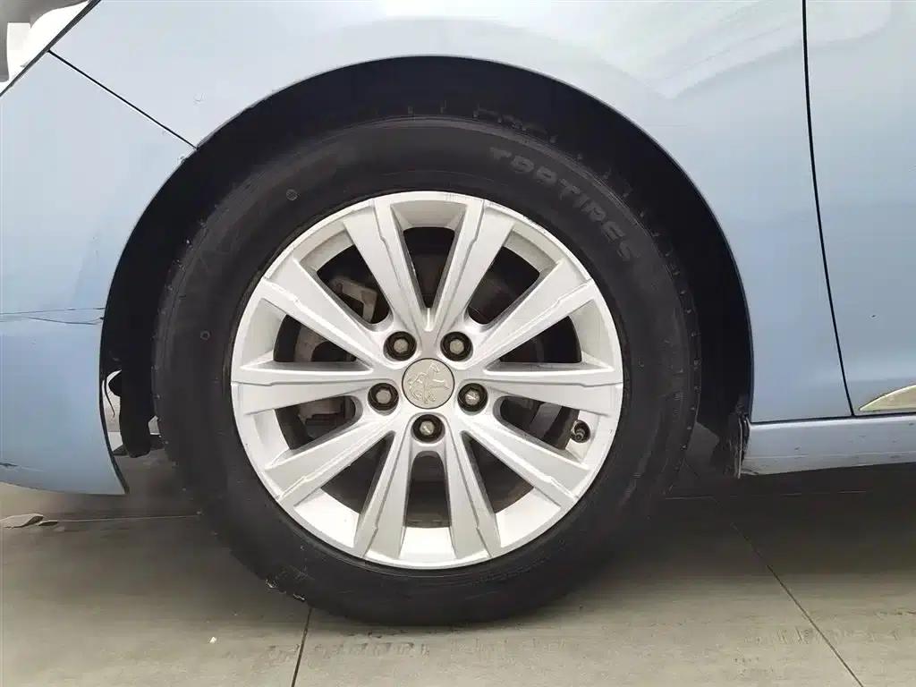 Peugeot 308S 2015 1.2T Automatic Sporty Edition — миниатюра 17