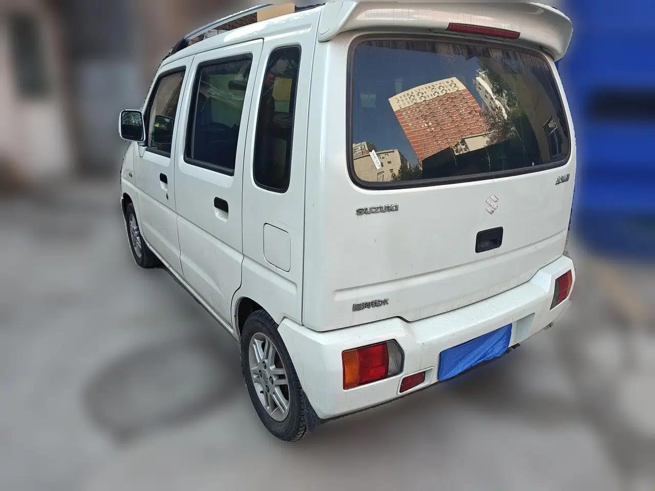 Suzuki Wagon R 2013 Venture Edition 1.0L Manual Economy Model — миниатюра 4