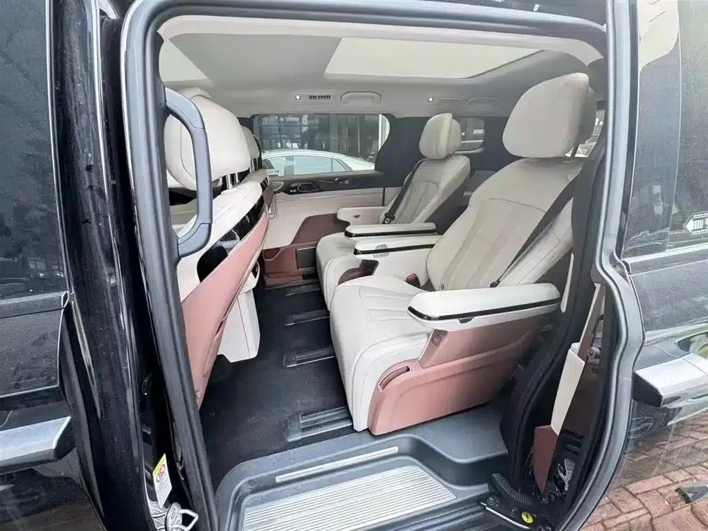 Summer 2025 DM-i 1.5T 180km/h Superior Edition — миниатюра 4