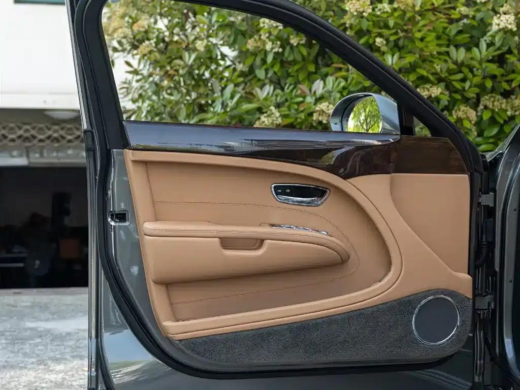 Mulsanne 2011 6.8T Luxury Edition — миниатюра 17