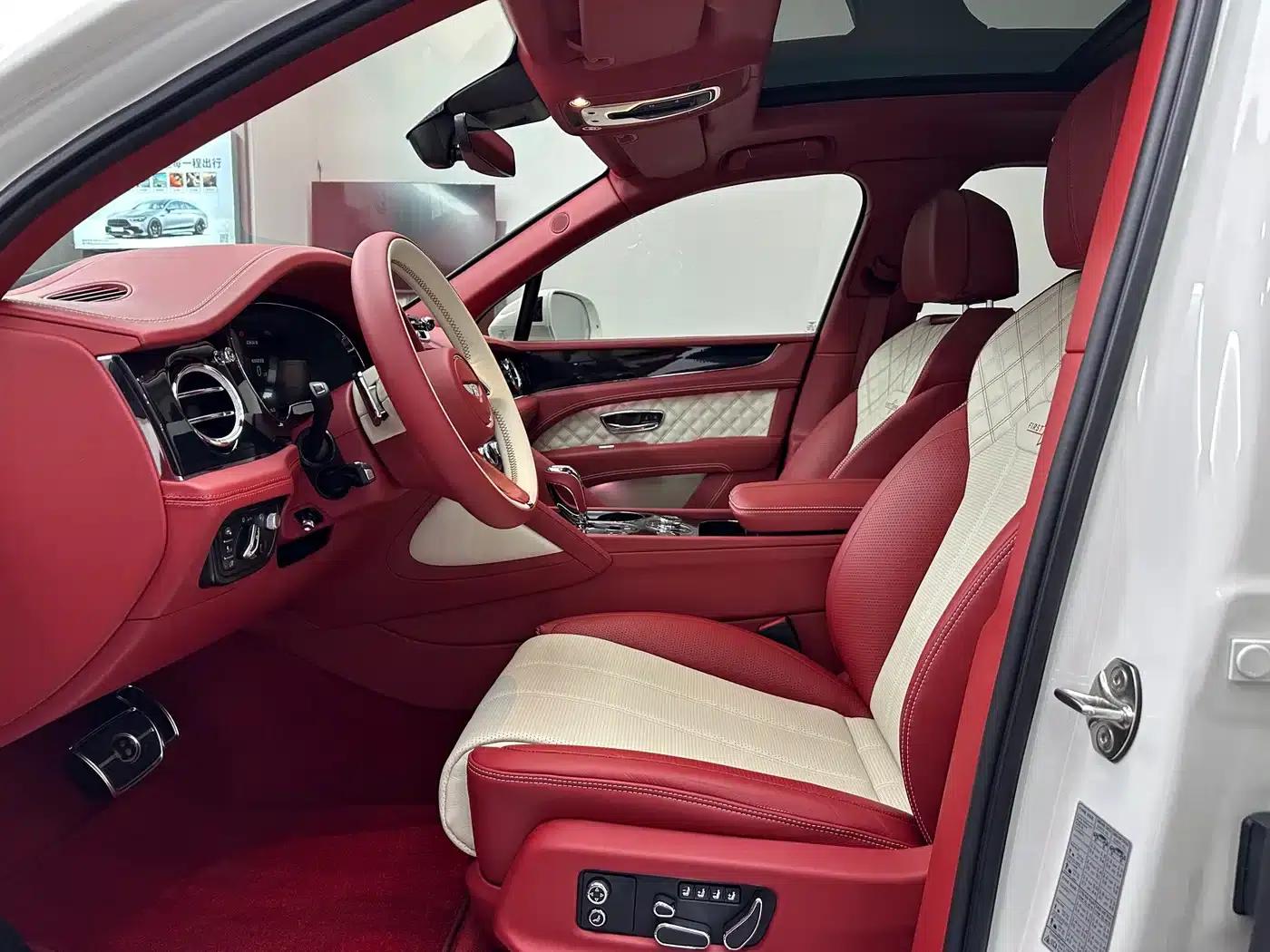 Bentayga Plug-in Hybrid 2021 3.0T PHEV — миниатюра 11