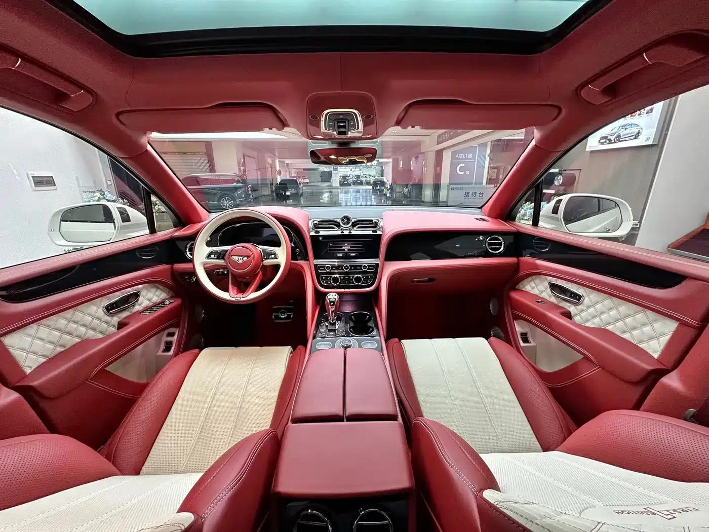 Bentayga Plug-in Hybrid 2021 3.0T PHEV — миниатюра 13