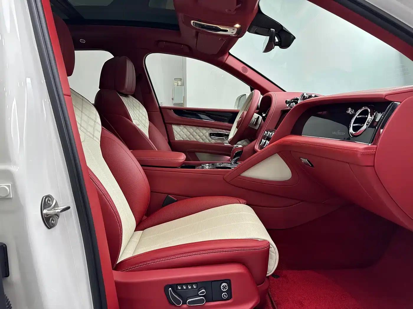 Bentayga Plug-in Hybrid 2021 3.0T PHEV — миниатюра 14