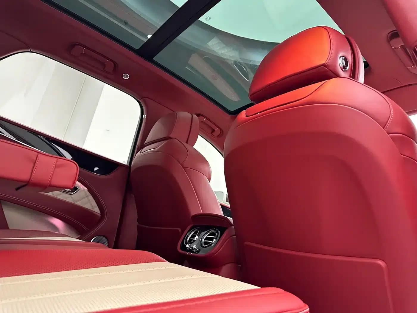 Bentayga Plug-in Hybrid 2021 3.0T PHEV — миниатюра 16